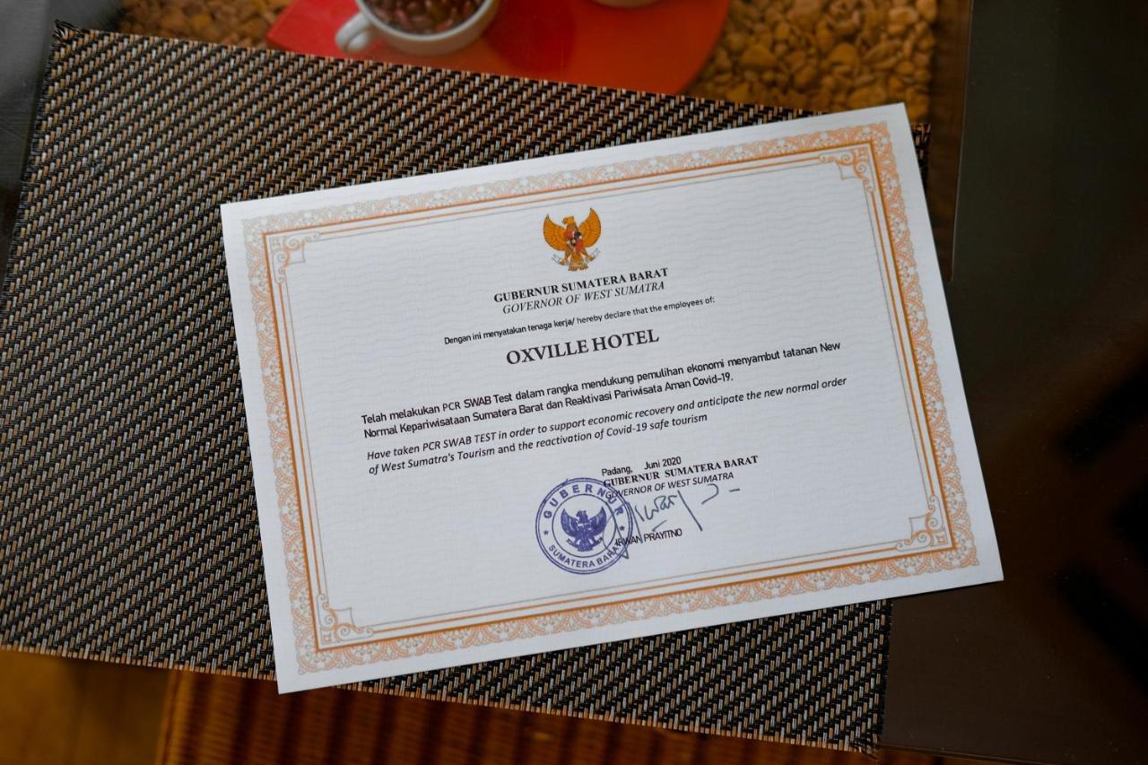 Oxville Hotel Паданг Екстериор снимка