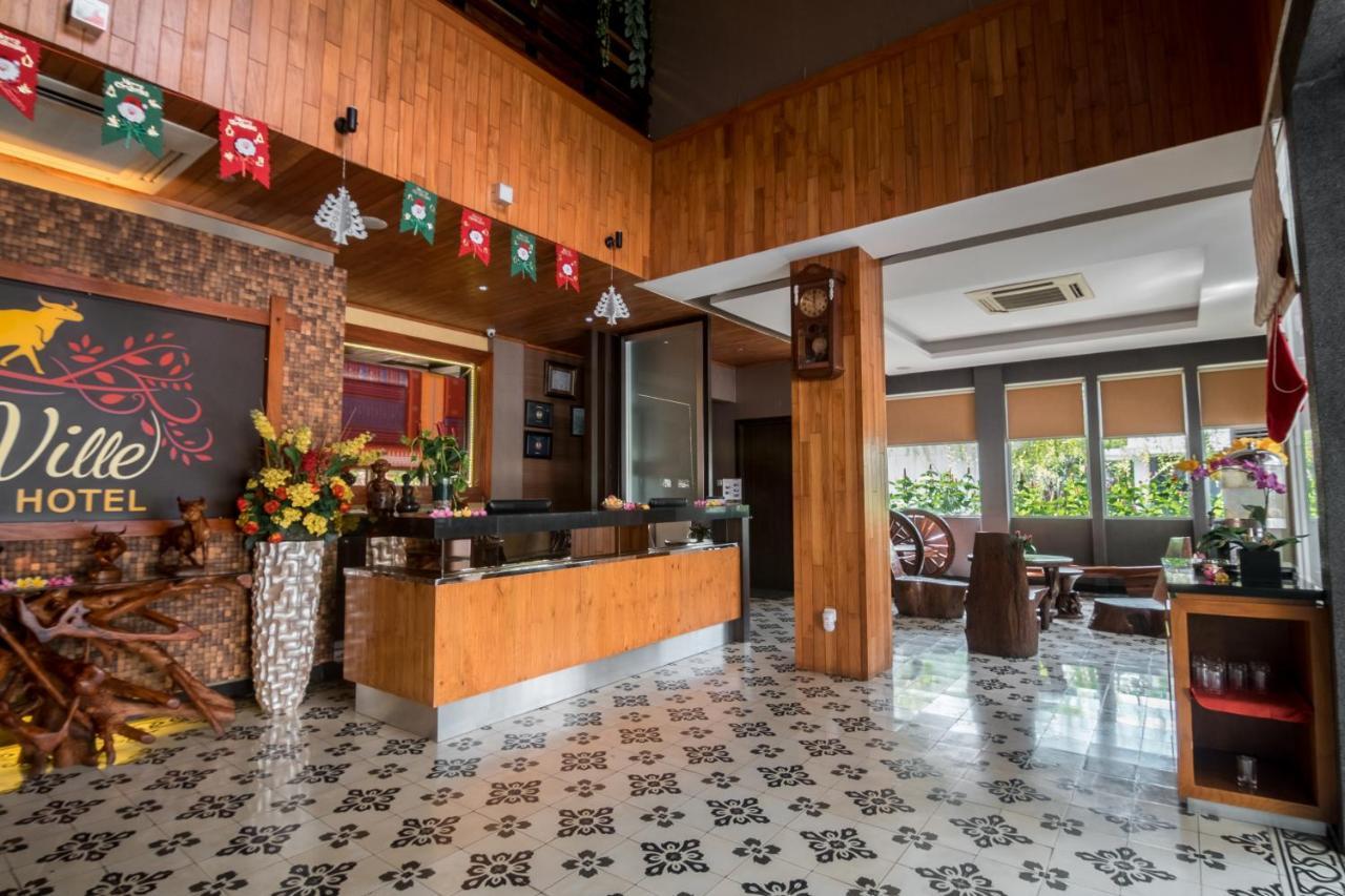 Oxville Hotel Паданг Екстериор снимка