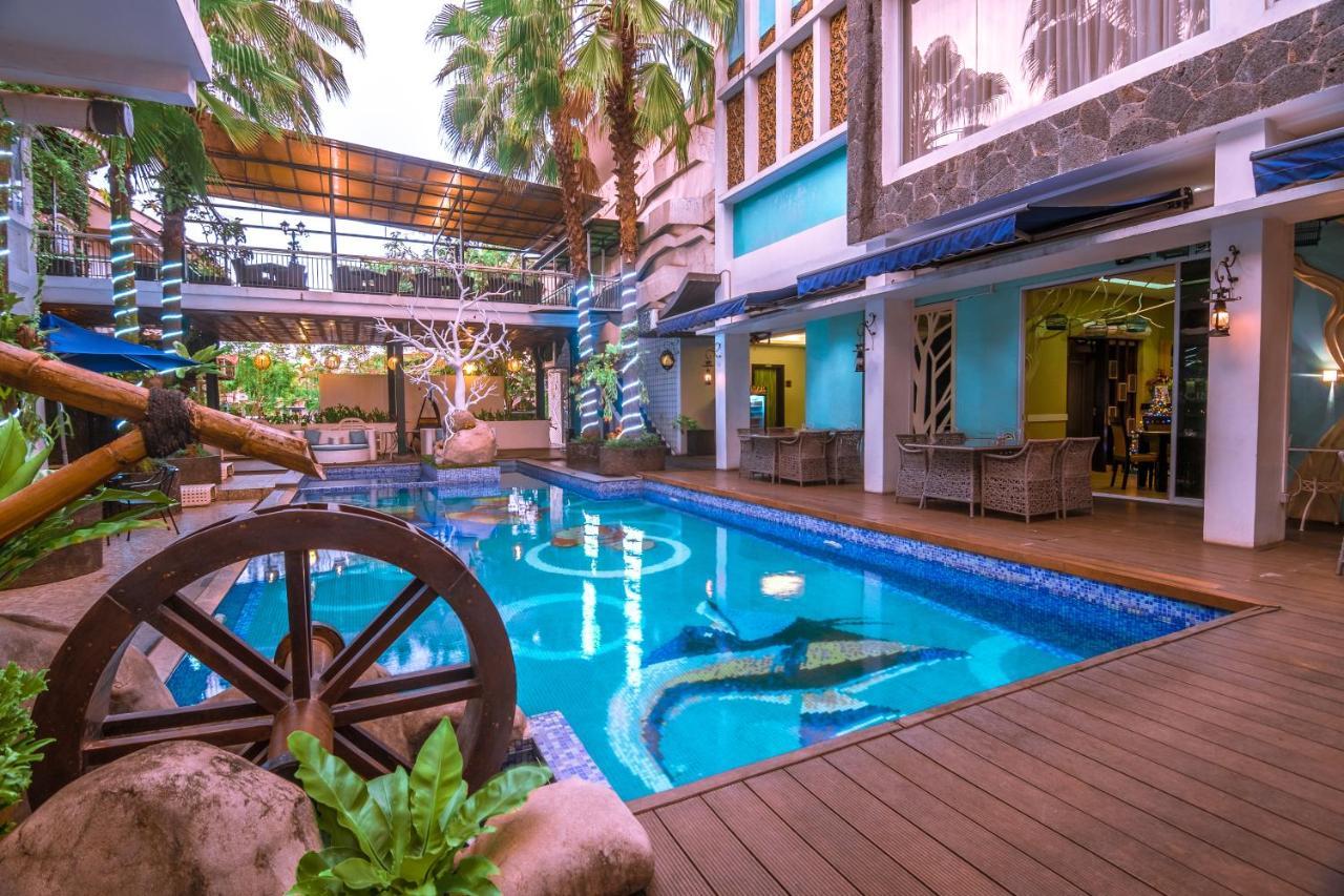 Oxville Hotel Паданг Екстериор снимка