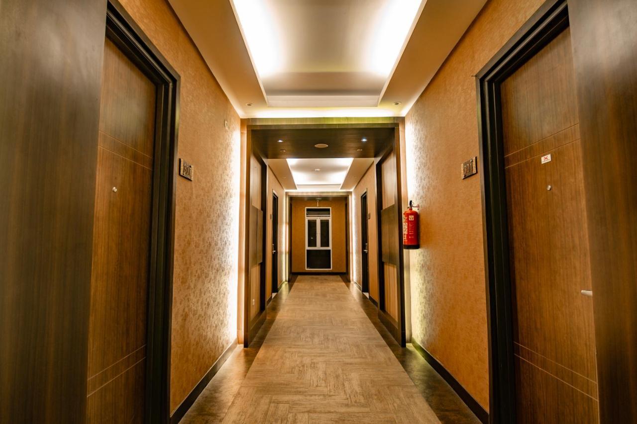 Oxville Hotel Паданг Екстериор снимка