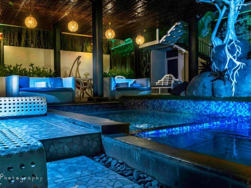 Oxville Hotel Паданг Екстериор снимка