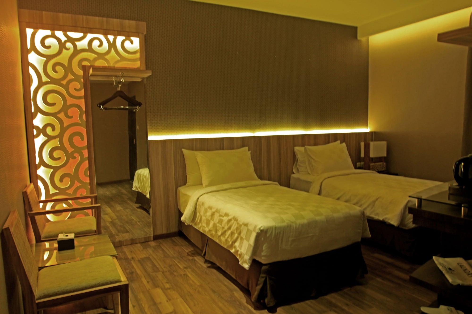 Oxville Hotel Паданг Екстериор снимка