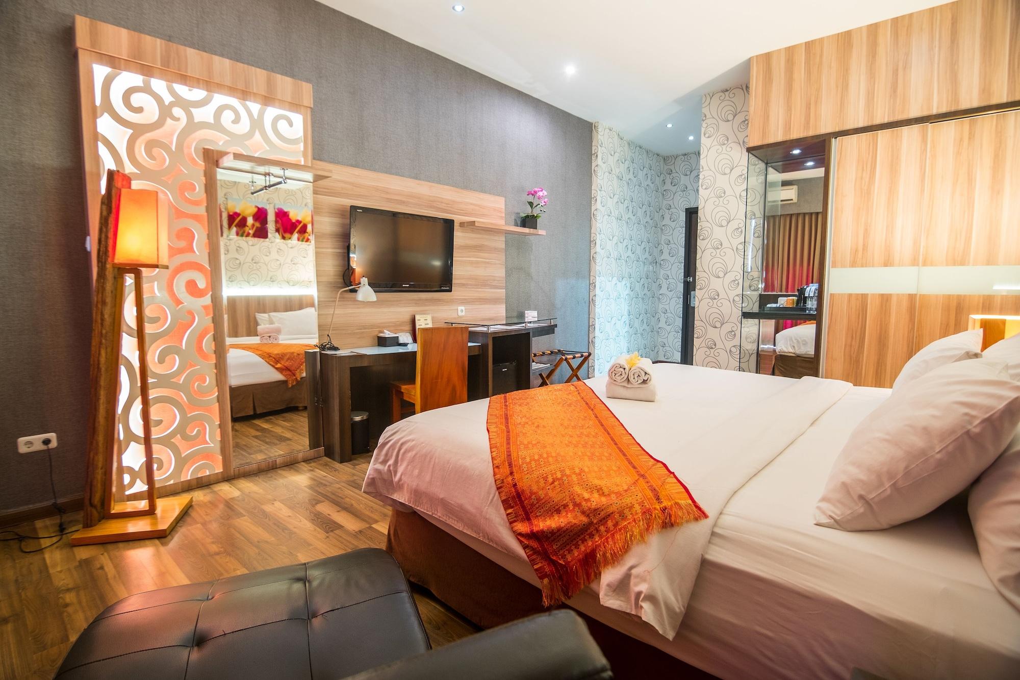 Oxville Hotel Паданг Екстериор снимка