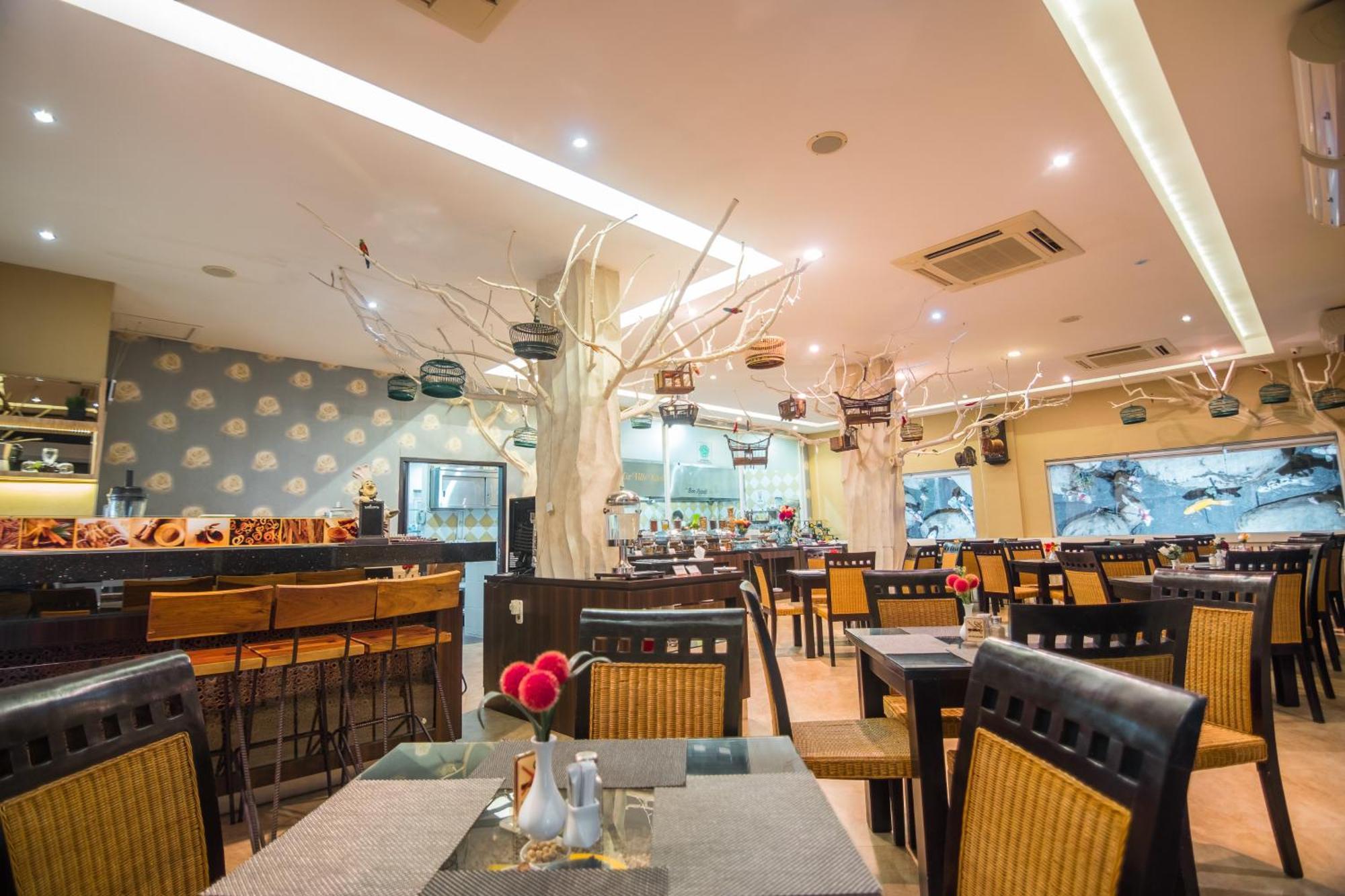 Oxville Hotel Паданг Екстериор снимка