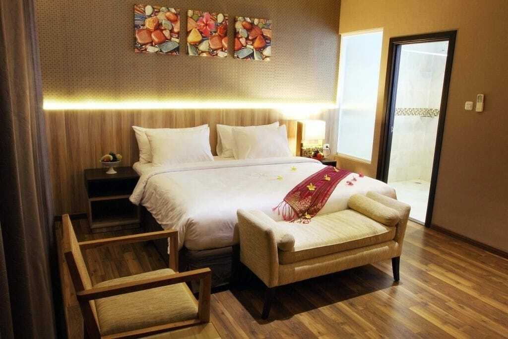 Oxville Hotel Паданг Екстериор снимка